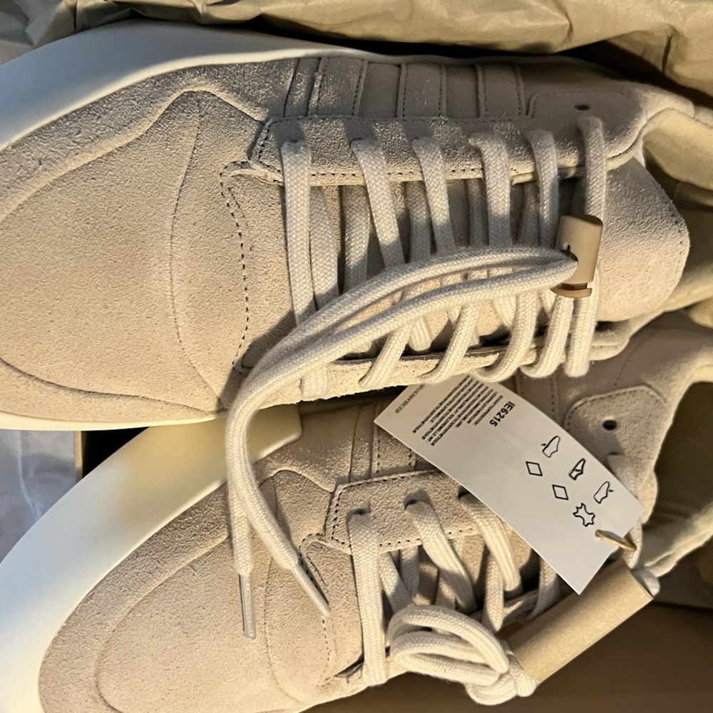 ADIDAS  X FEAR OF GOD “ Talc “ 

 - 86  “ Low “

 - w/ Extra Laces - Picture 8 of 15